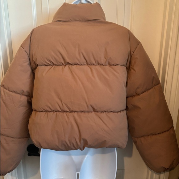 NWT Amazon Essentials Women's Cropped Puffer Jacket in Light Brown, Small - Picture 7 of 11